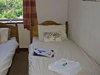 Arncliffe Arms 3* ويتبي